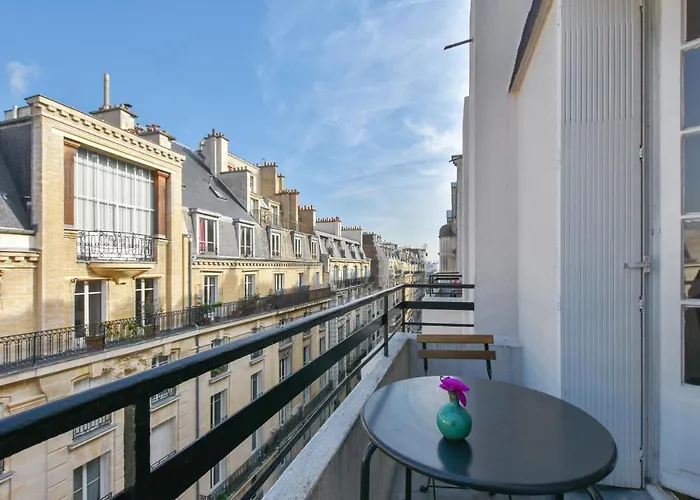 Design Apartment With Terrace By Weekome
